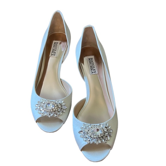 🆕 BADGLEY MISCHKA MACIE WOMENS EMBELLISHED PUMPS DRESS HEELS 👠 - Picture 6 of 10